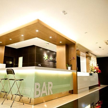 Starz Hotel Kluang Exteriör bild
