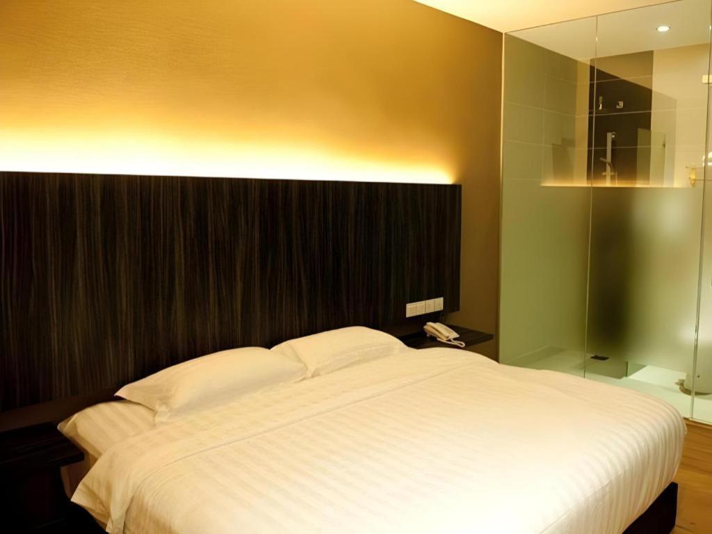Starz Hotel Kluang Exteriör bild
